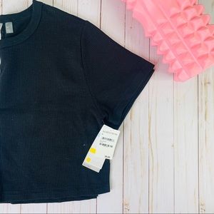 zella + cropped tee + black